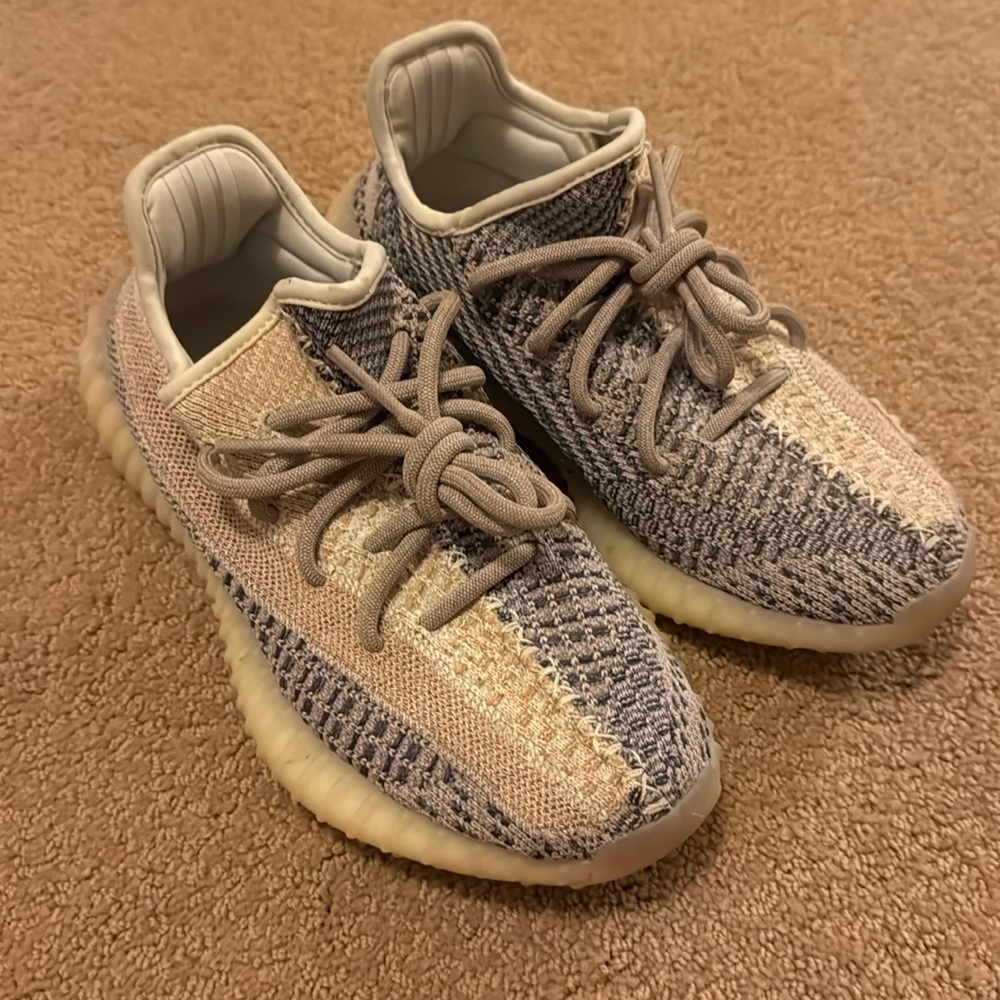 Authentic Yeezy 350 sneakers size 4.5